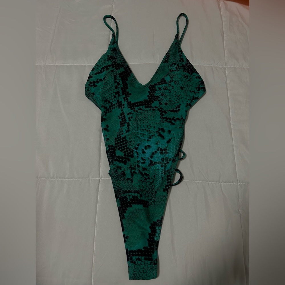 SnakeSkin Cut Out One-Piece Swimwear